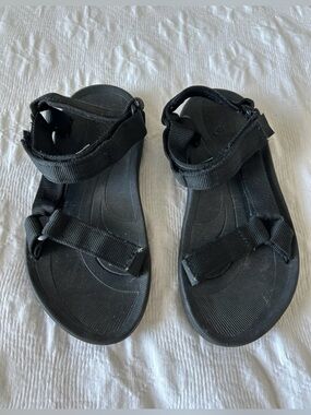 Teva Black Adjustable Strap Sandals, Size 6.